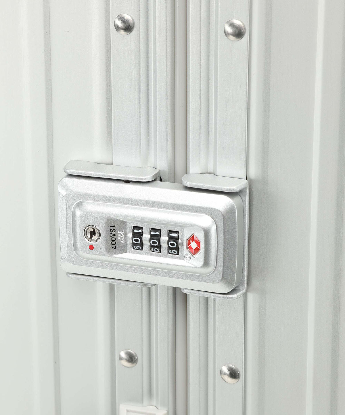 Aleon 26 Traveler Spinner (4 wheels) platinum