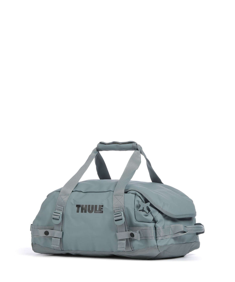 Thule Chasm 30 Weekend bag pond