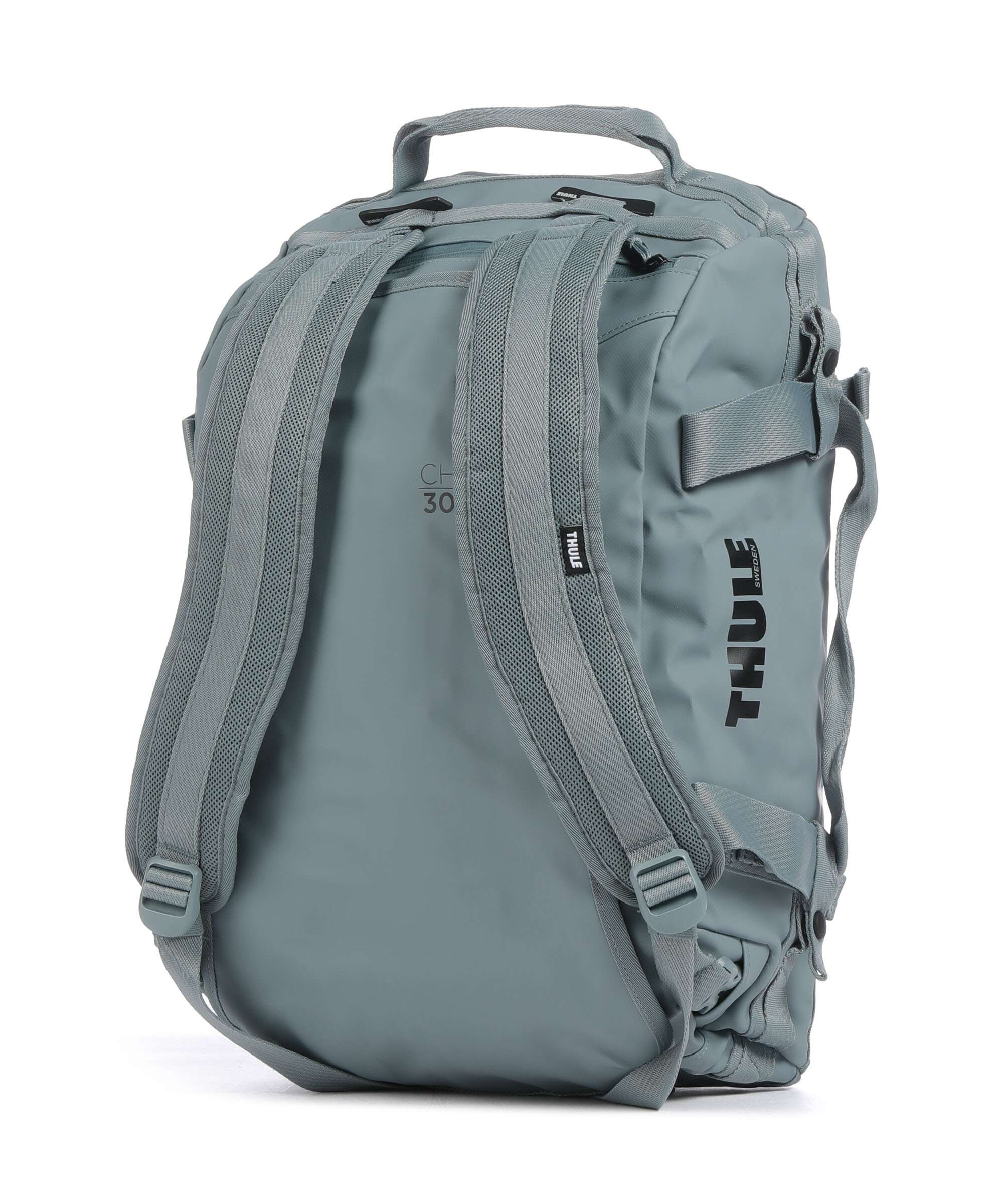 Thule Chasm 30 Weekend bag pond