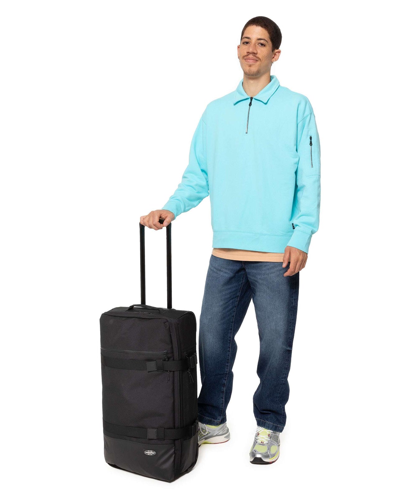 Eastpak Icon Travel'R M Travel bag with wheels on black