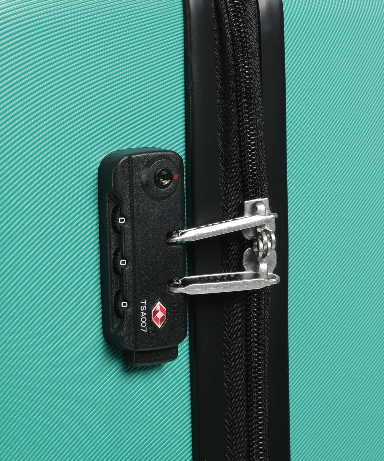 Delsey Paris x United Colors of Benetton Fabrica Spinner (4 wheels) green