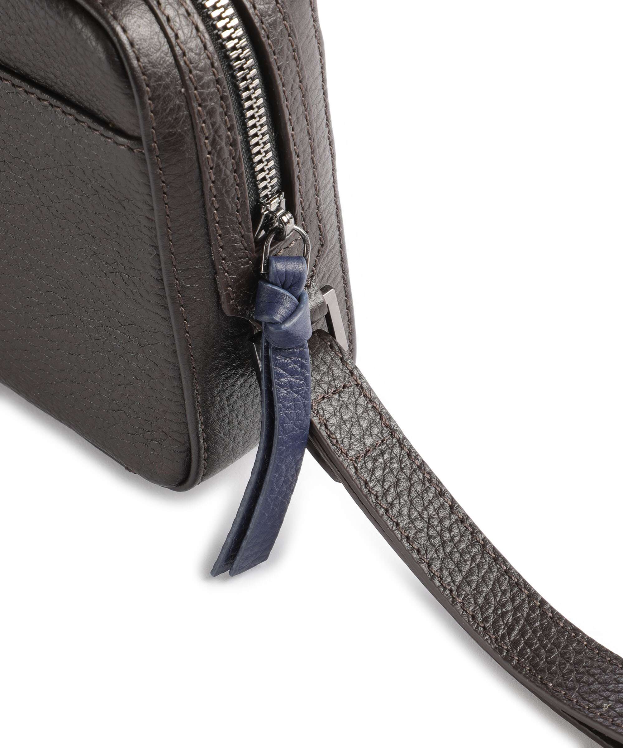 Braun Büffel Novara Wristlet choco