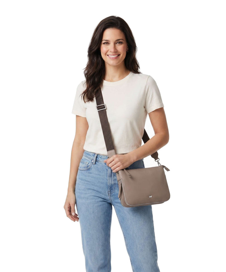 Braun Büffel Liv Crossbody bag taupe