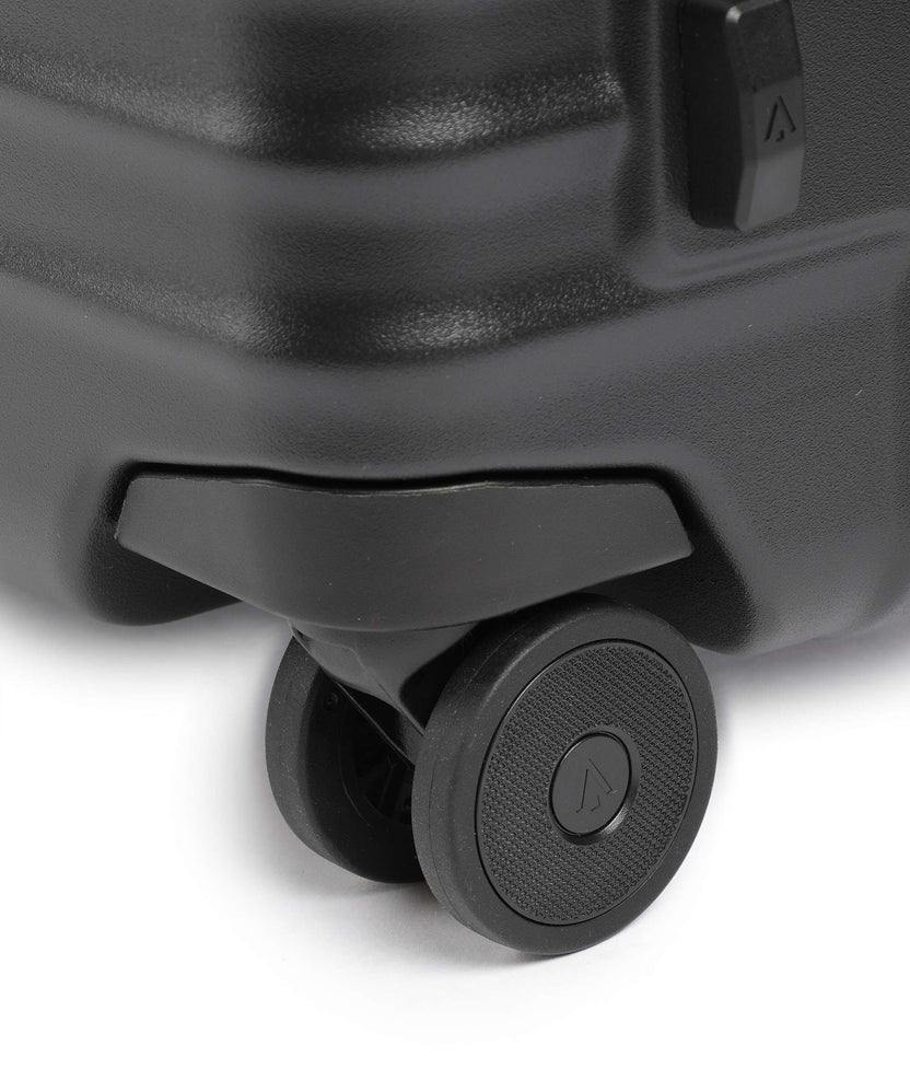 Titan Overseas Spinner (4 wheels) nightshade black