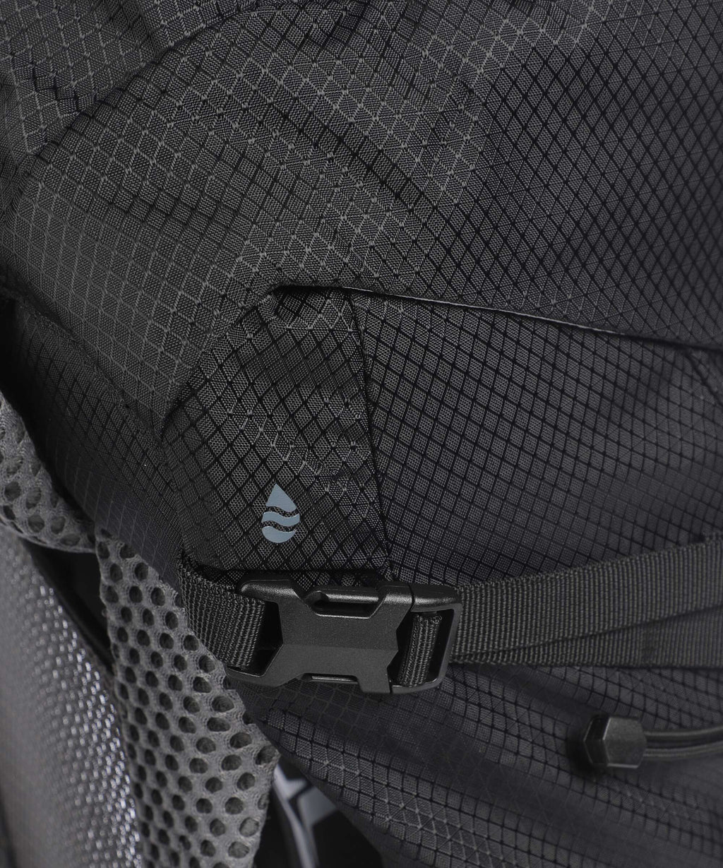 Deuter Futura 26 Hiking backpack black
