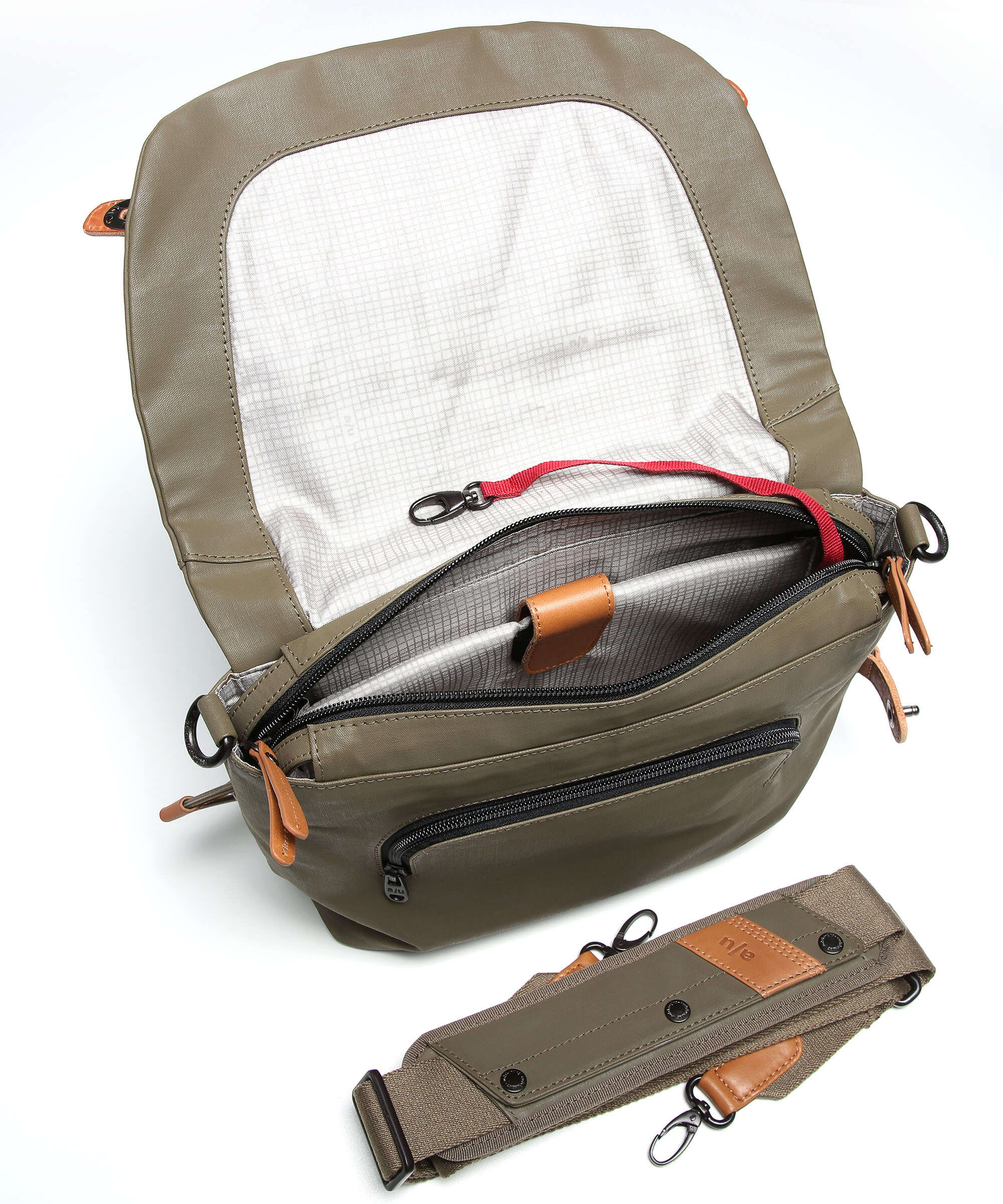 Aunts & Uncles Japan Sendai Messenger bag fallen rock