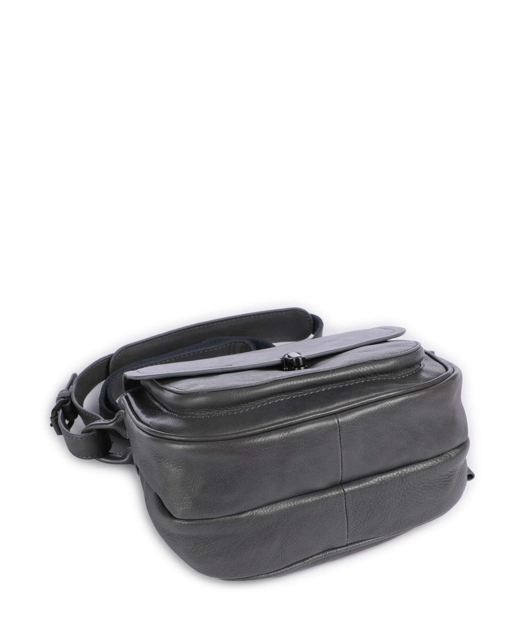 Aunts & Uncles Grandma's Luxury Club Mrs. Meringue Pie Crossbody bag wind