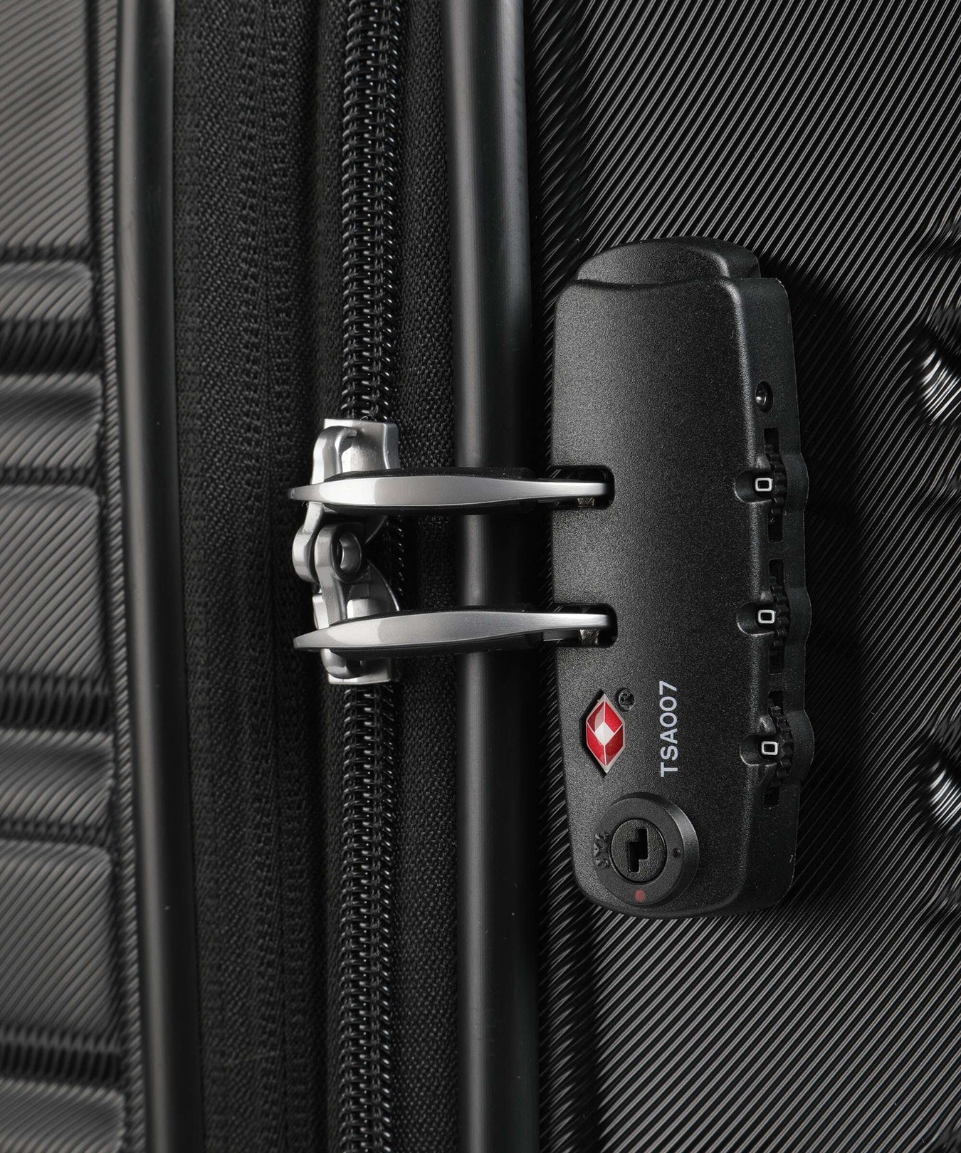 American Tourister Flashline Spinner (4 wheels) shadow black