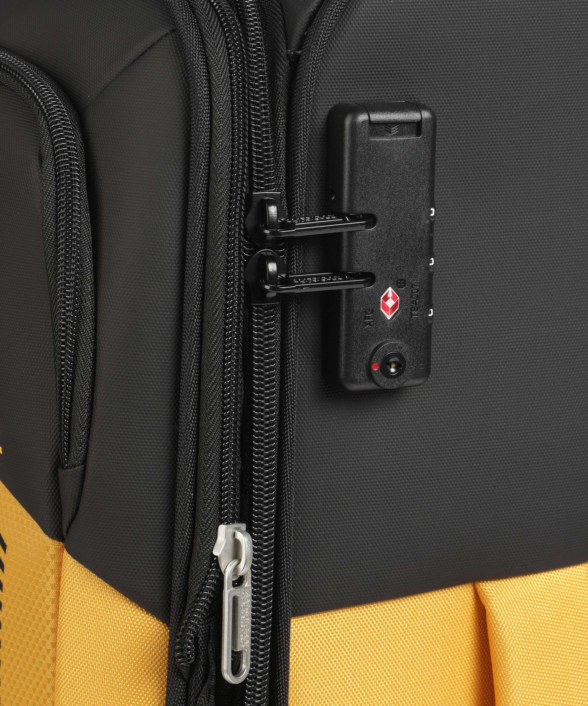 American Tourister Daring Dash M Spinner (4 wheels) black/yellow