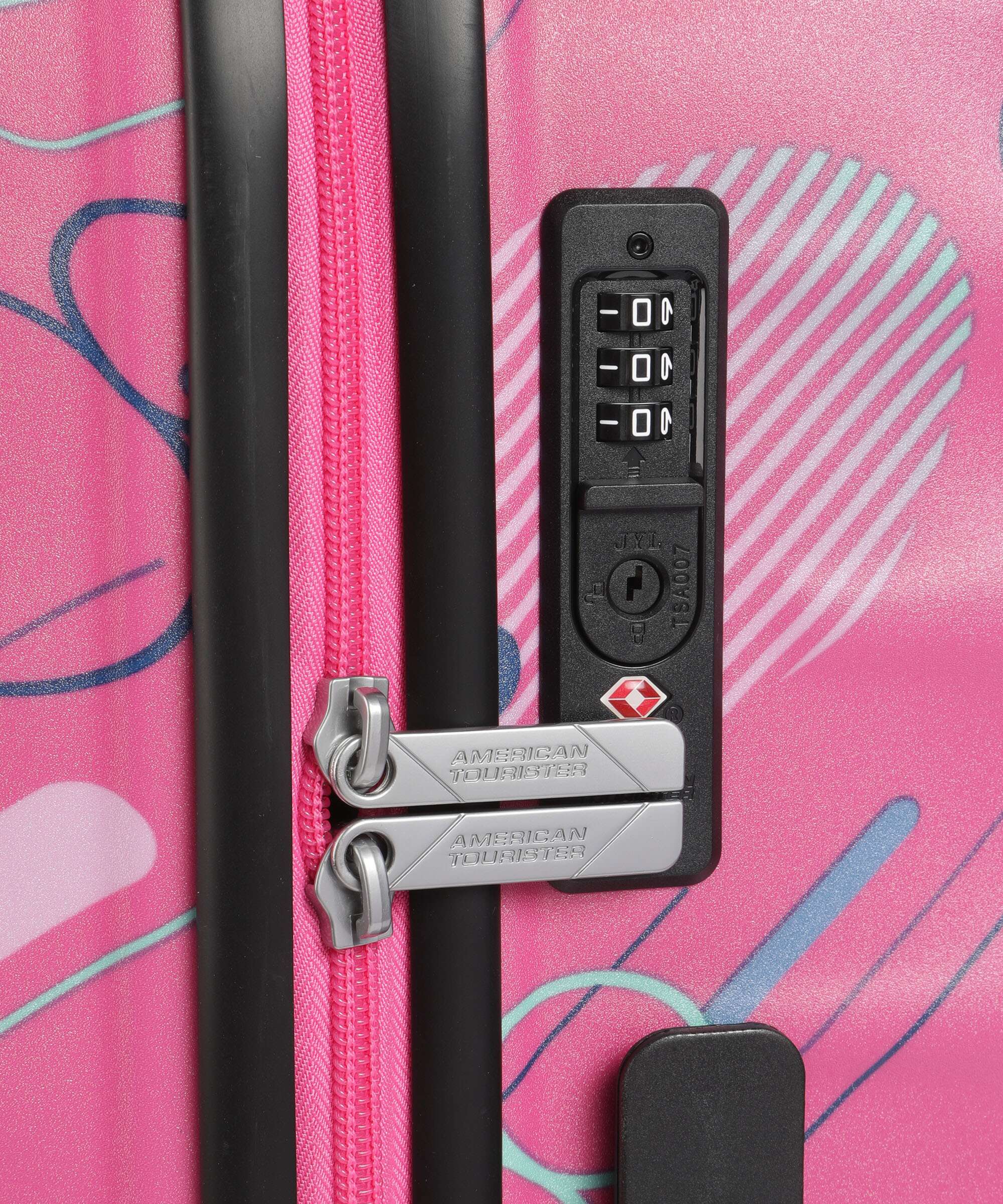 American Tourister Wavebreaker Disney Spinner (4 wheels) minnie future pop