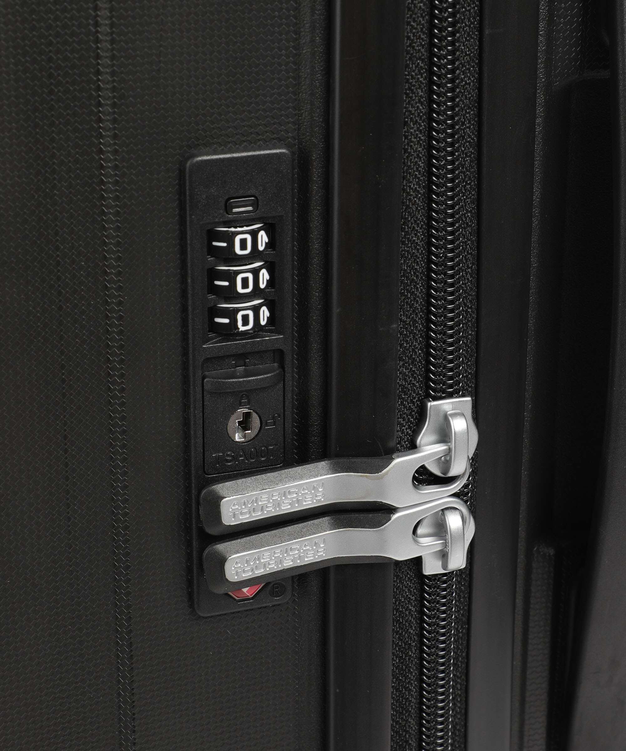 American Tourister Rejoy Spinner (4 wheels) true black