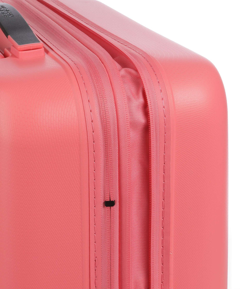 American Tourister Dashpop Disney Spinner (4 wheels) minnie pop letters