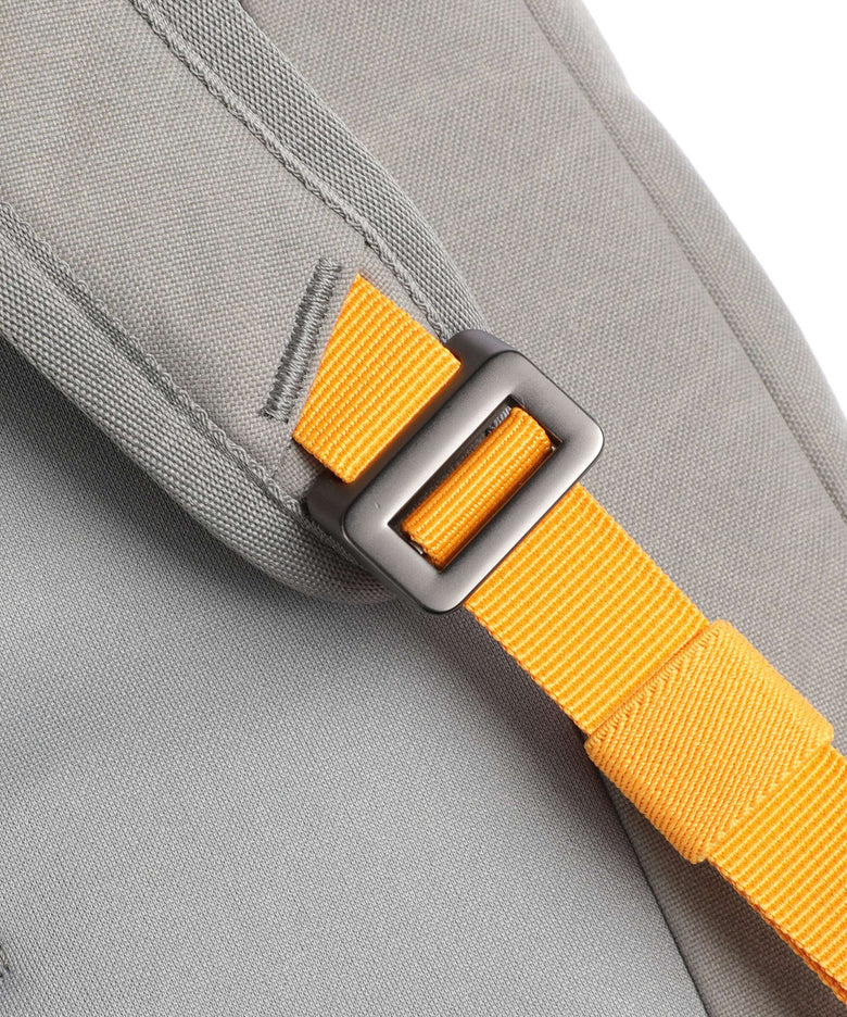 Db Hugger 25 Backpack sand grey