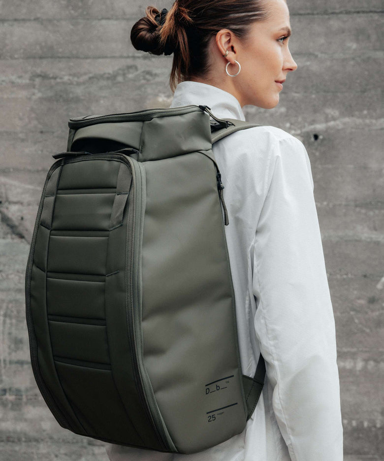 Db Hugger 25 Backpack midnight teal