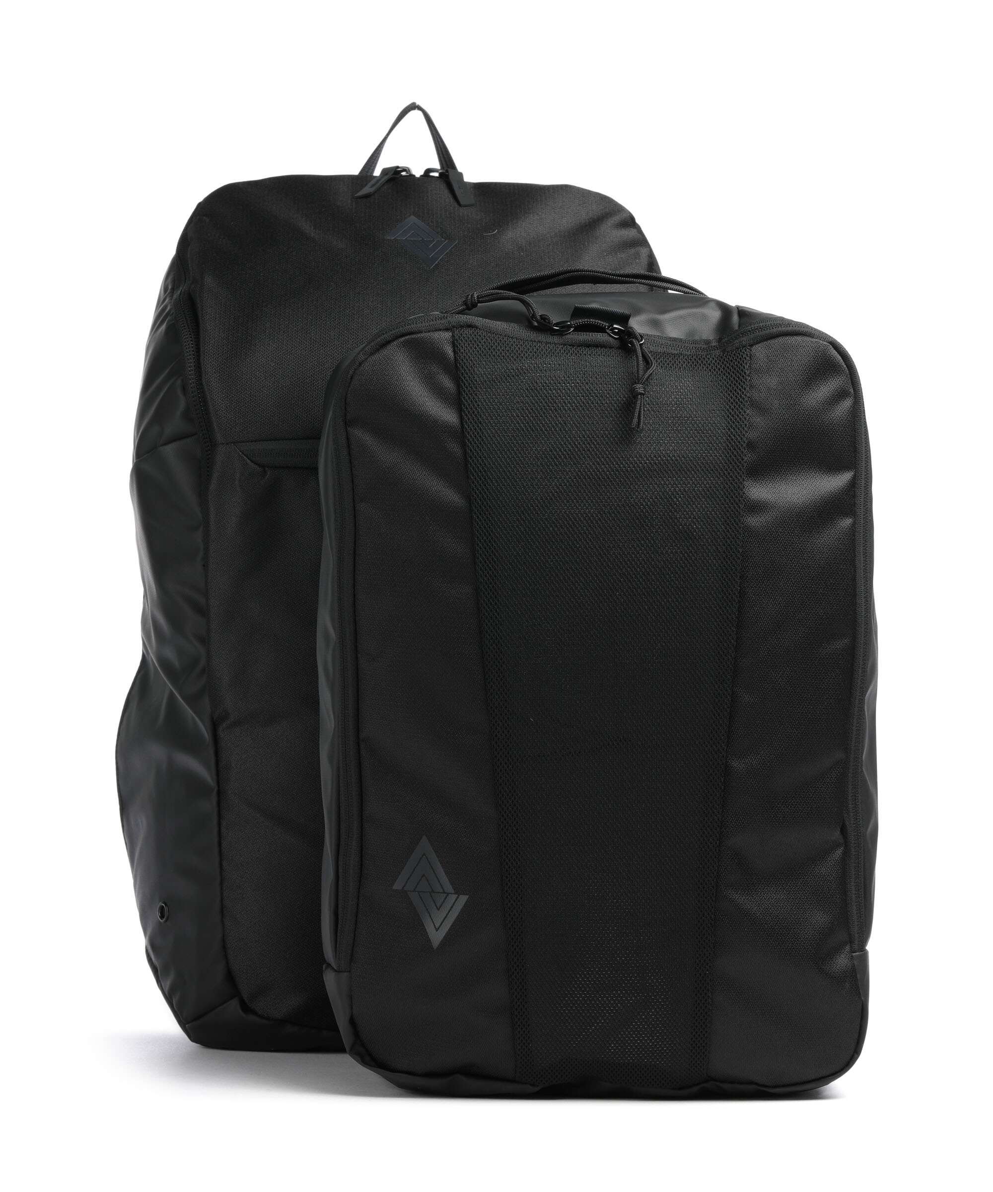 Nitro Nikuro Traveler 32 Travel backpack black out