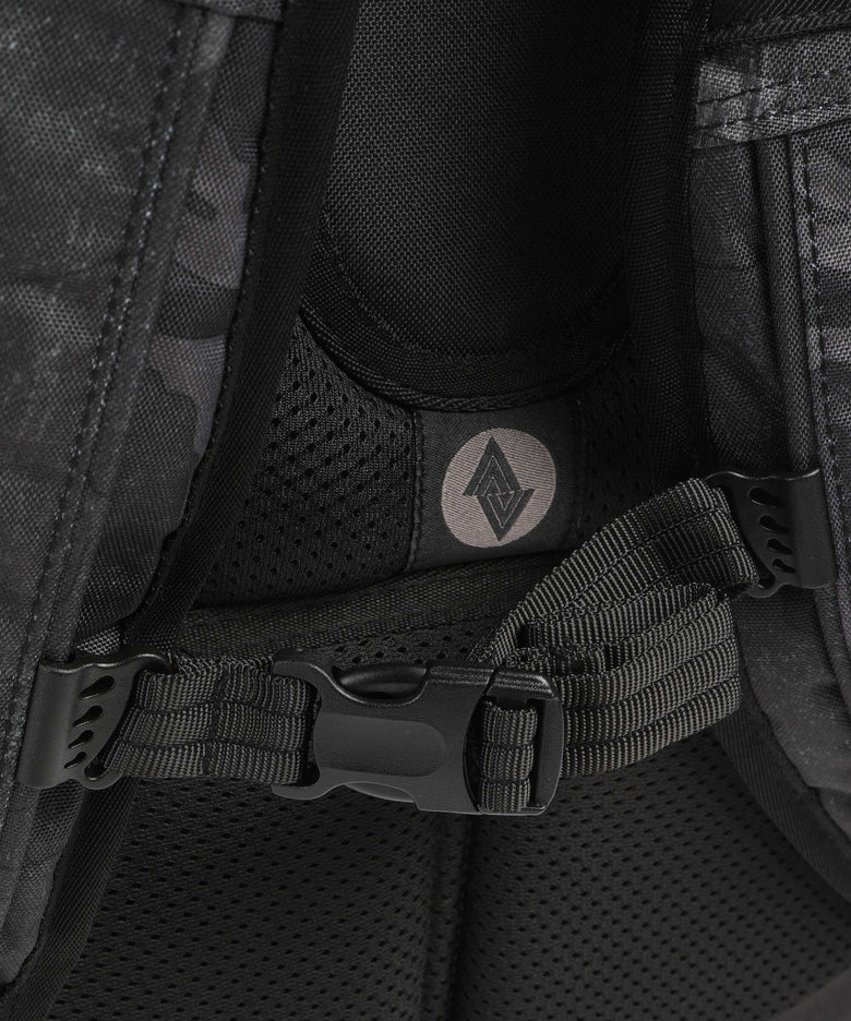 Nitro Future Hero 37 Backpack forged camo