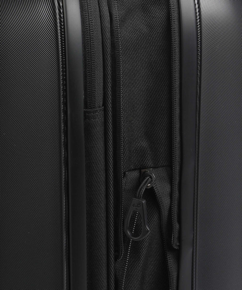 Mandarina Duck Logoduck+ Spinner (4 wheels) black