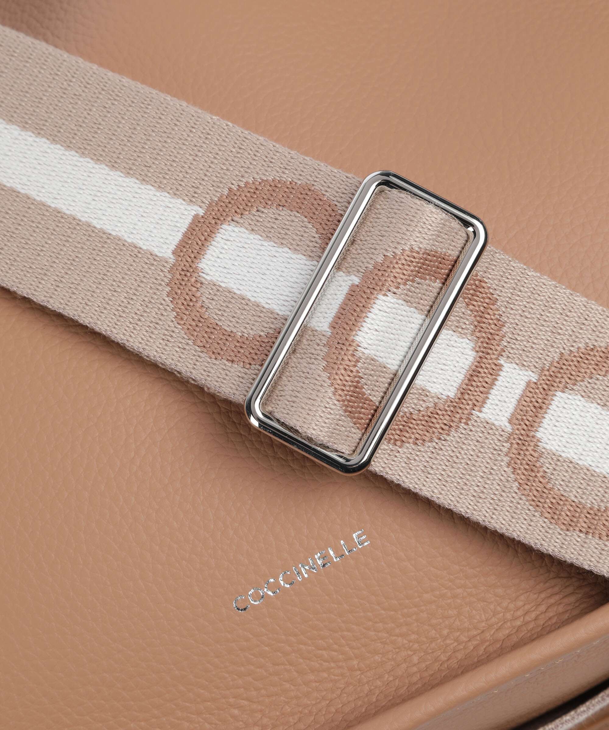 Coccinelle Raquel Bucket bag skin/gazpacho