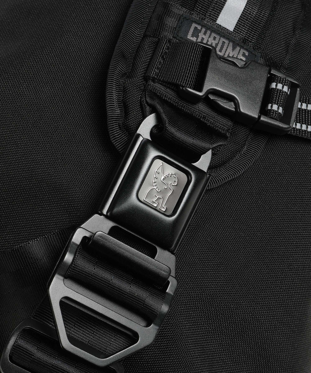 Chrome Metro Mini Messenger bag black