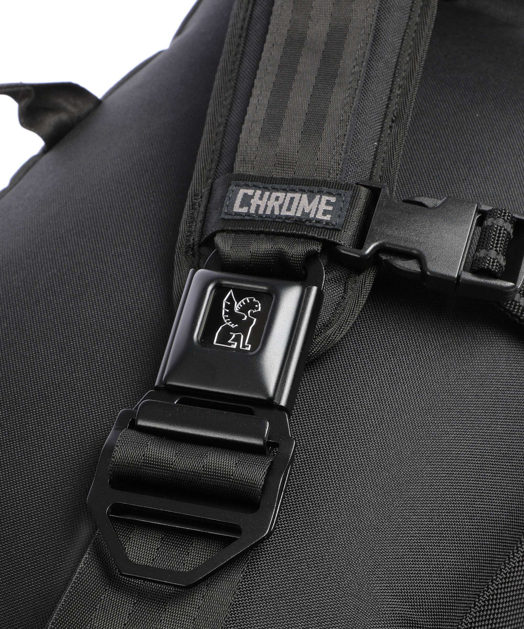 Chrome Kadet Max Crossbody bag black tarp