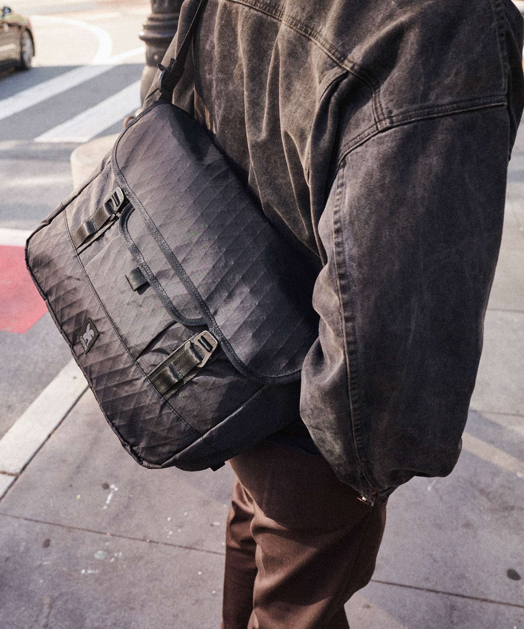 Chrome Midtown 20 Messenger bag sage