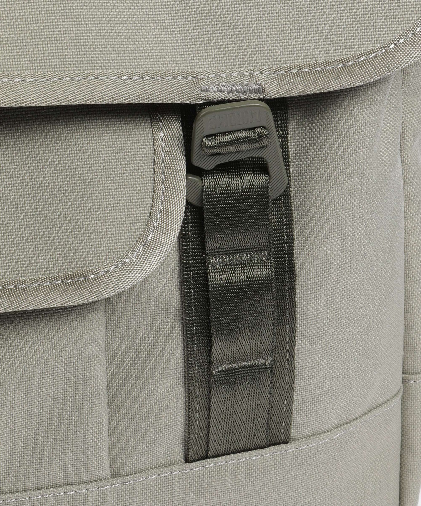 Chrome Midtown 20L Messenger bag sage