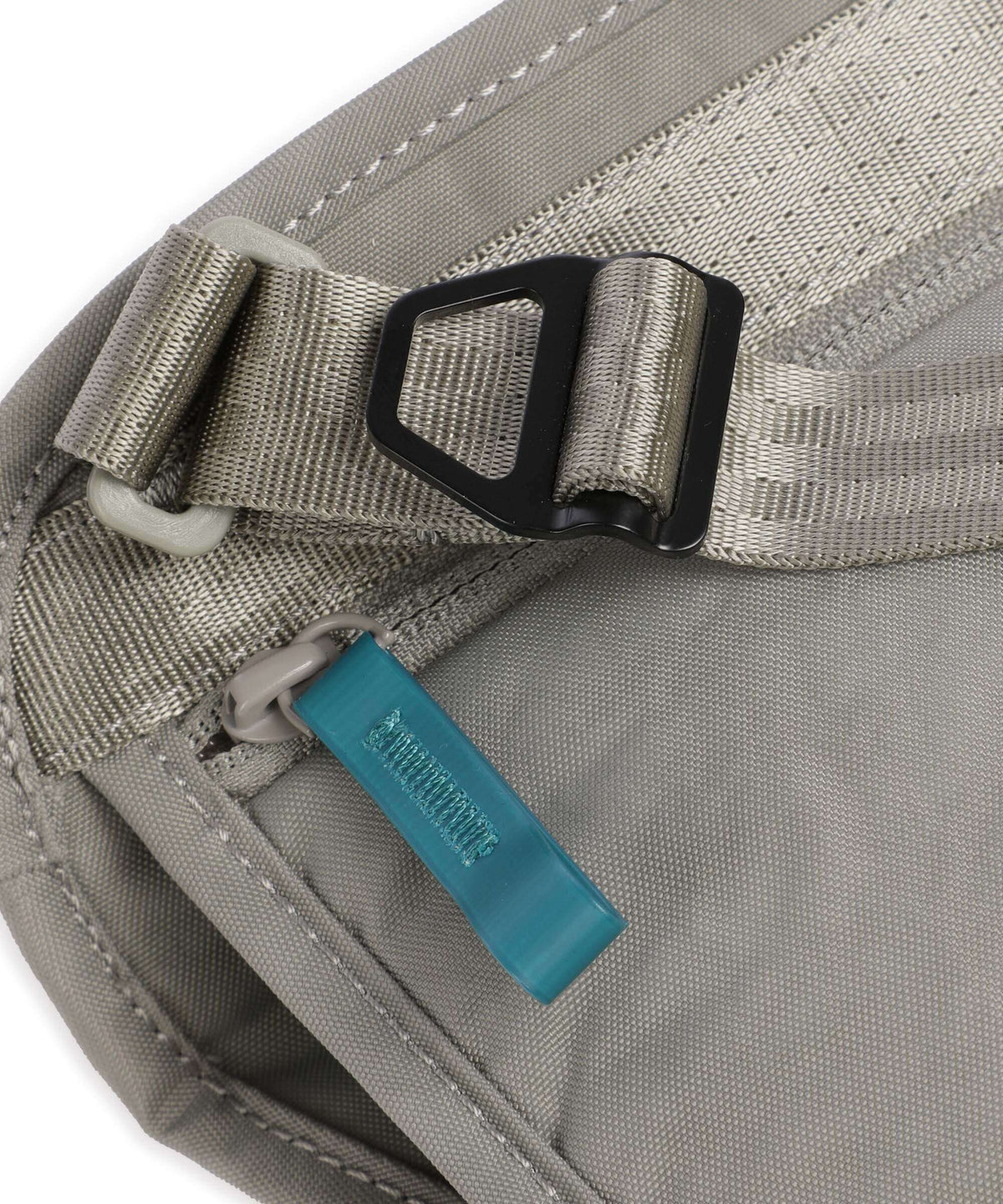 Chrome District Collection Sodo 3L Fanny pack sage