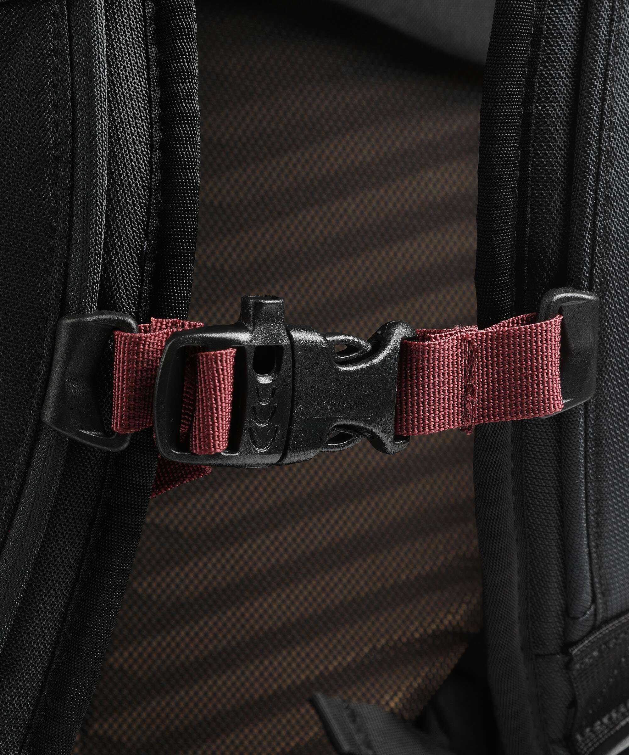 Osprey Fairview 55 W Travel backpack zircon red