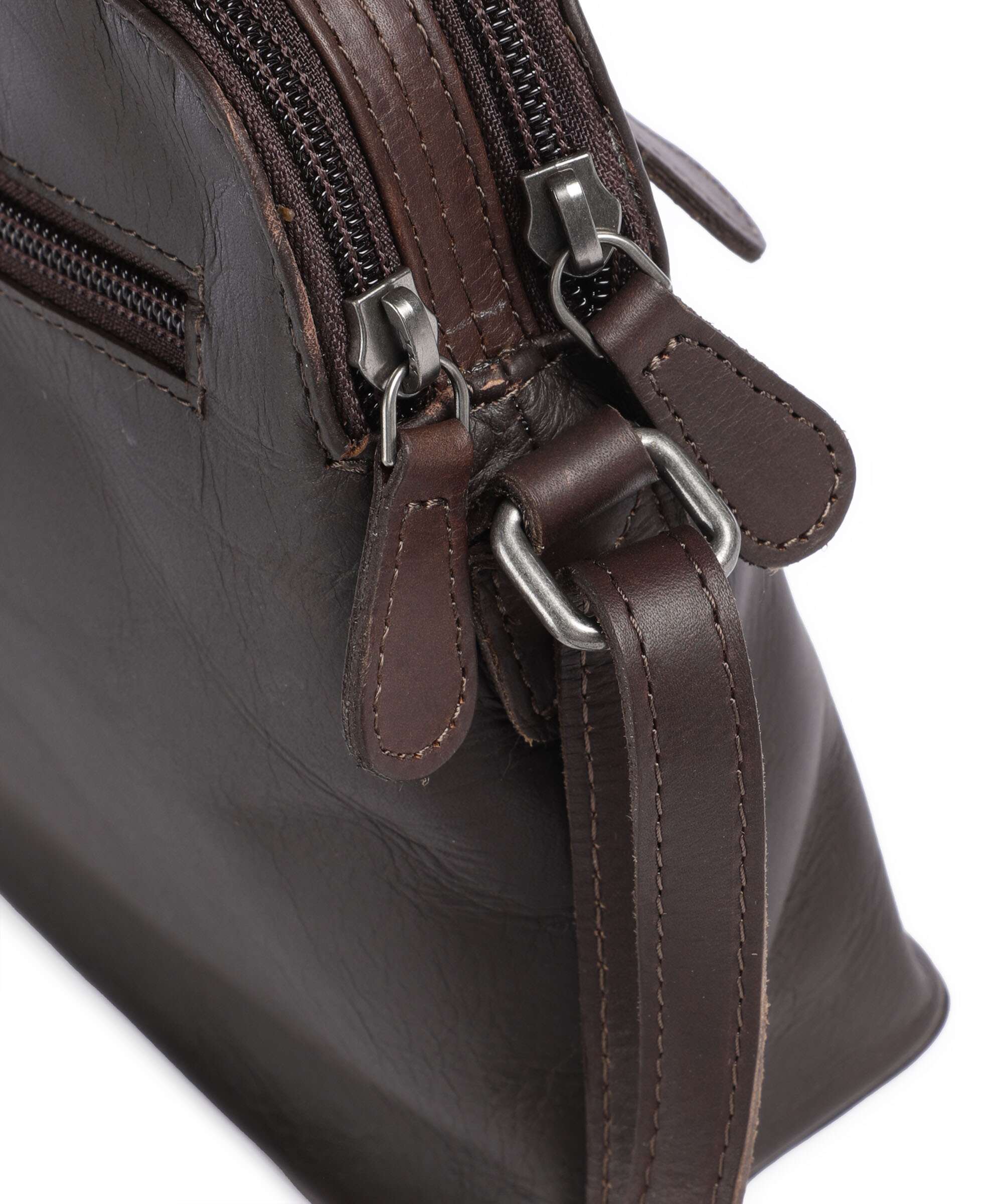 The Chesterfield Brand Cow Wax Pull Up Nebraska Crossbody bag brown