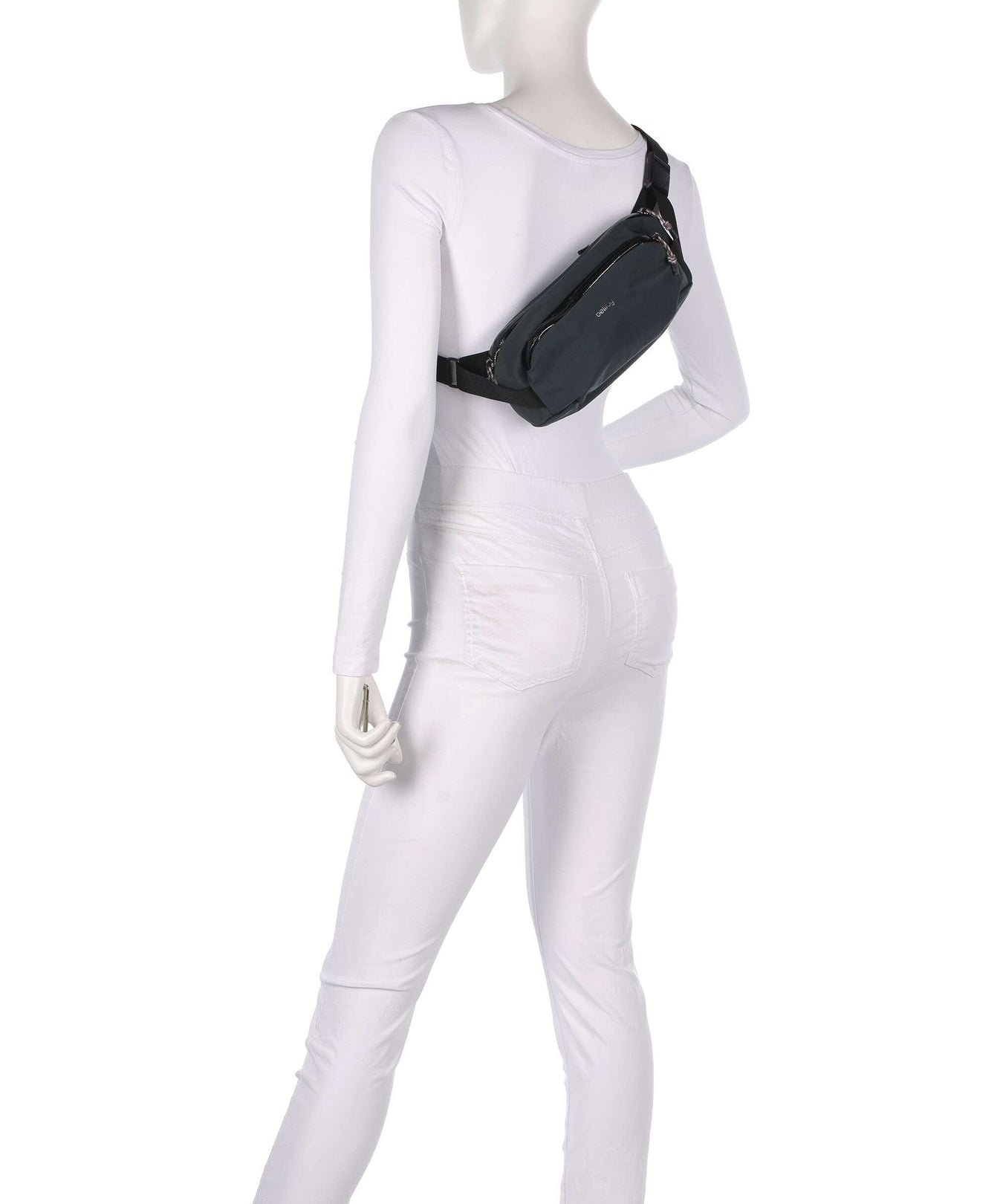 Bellroy Venture 2.5L Ready Fanny pack deep ocean