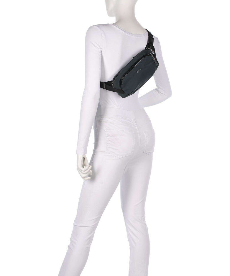 Bellroy Venture 2.5L Ready Fanny pack deep ocean