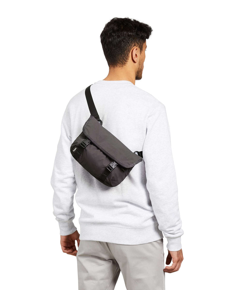 Bellroy Cinch 6 Mini Messenger bag lilachaze